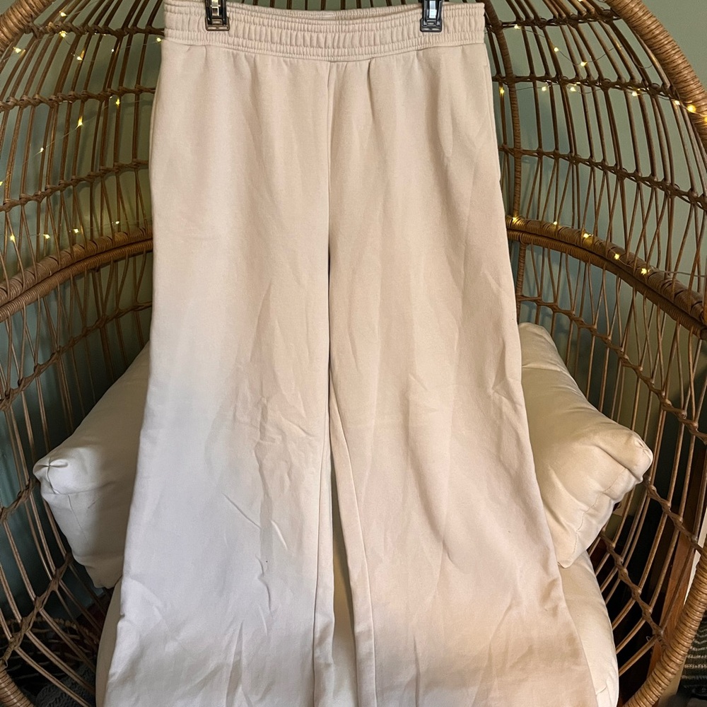 H&M Cream Color Wide Leg Sweatpants size Large